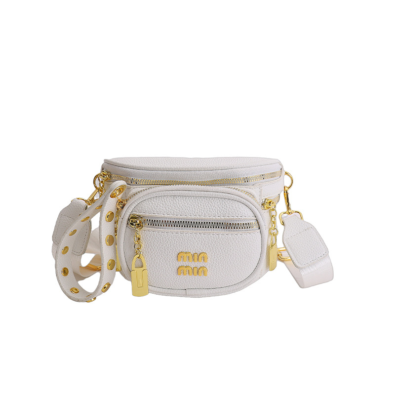 Crossbody torba u stilu sedla od PU kože s liči teksturom, zatvarač, poliester-cotton podstava, džep za telefon, vanjski džep tipa patch.