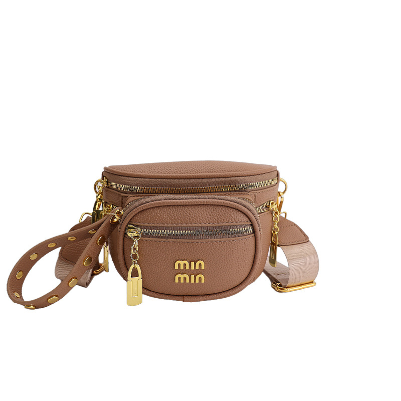 Crossbody torba u stilu sedla od PU kože s liči teksturom, zatvarač, poliester-cotton podstava, džep za telefon, vanjski džep tipa patch.