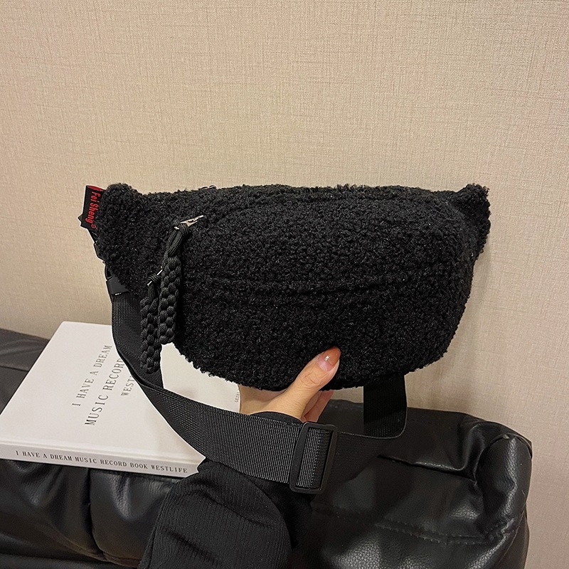 Ženska crossbody torba od plišane ovčje vune, zatvaranje zipom, podstava od poliestera, unutarnja džep sa zipom, zima 2024