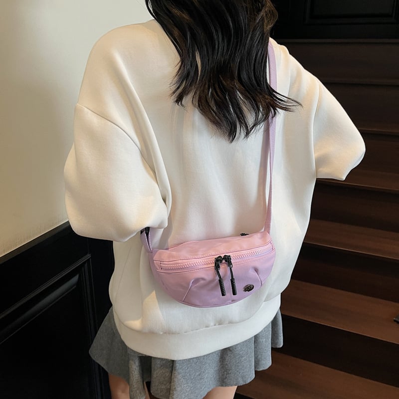Torba crossbody u obliku dumplinga, materijal platno, zatvarač, ulični stil
