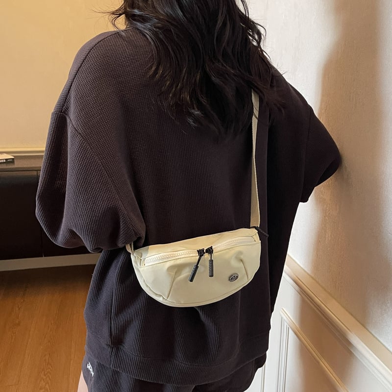 Torba crossbody u obliku dumplinga, materijal platno, zatvarač, ulični stil