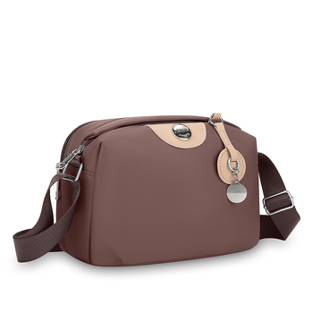 Keresztpántos táska, street-trend stílus, nylon anyag, horizontális négyzet alak, zipzár nyitás