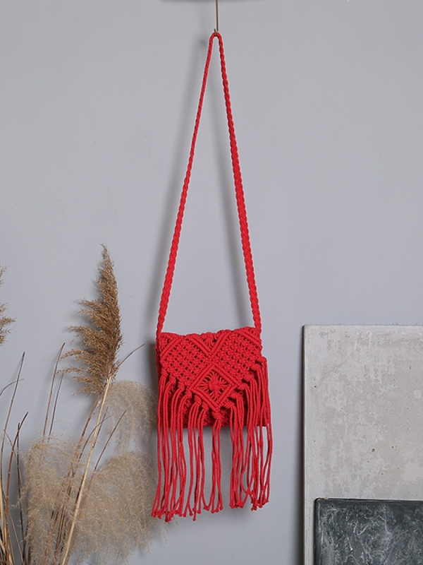 Vállon átívelő táska bojt és szalma fonatból, négyszögletes forma, cipzáras zárás, zseb a telefon számára, városi minimalist stílus (nyár 2025)