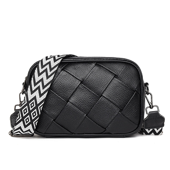 Kožna ženska crossbody torbica s pletenim uzorkom – vodoravni kvadratnog oblika, zatvarač, poliester podstava (Materijal: prava koža; Stil: pleteni uzorak; Oblik: vodoravni kvadrat; Otvaranje: zatvarač; Podstava: poliester)
