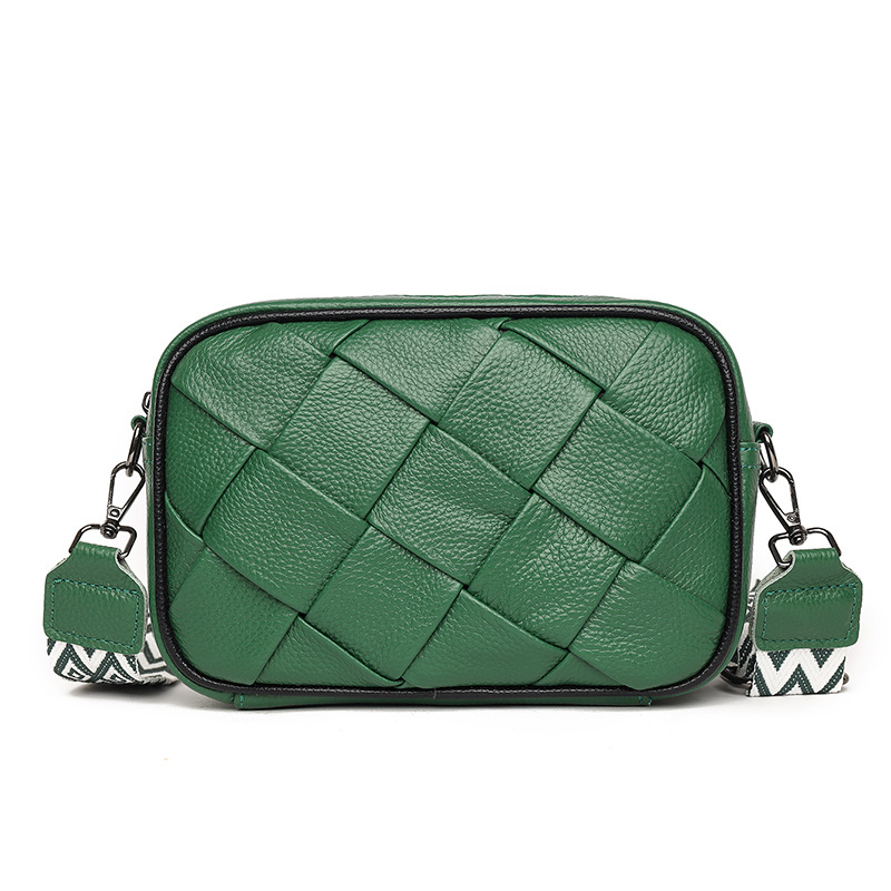 Kožna ženska crossbody torbica s pletenim uzorkom – vodoravni kvadratnog oblika, zatvarač, poliester podstava (Materijal: prava koža; Stil: pleteni uzorak; Oblik: vodoravni kvadrat; Otvaranje: zatvarač; Podstava: poliester)