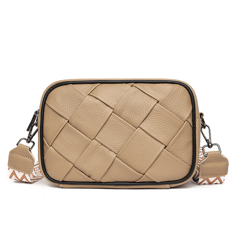 Kožna ženska crossbody torbica s pletenim uzorkom – vodoravni kvadratnog oblika, zatvarač, poliester podstava (Materijal: prava koža; Stil: pleteni uzorak; Oblik: vodoravni kvadrat; Otvaranje: zatvarač; Podstava: poliester)