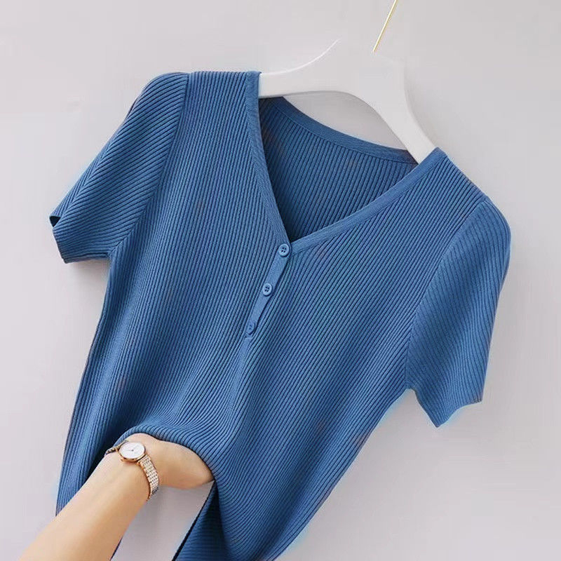 Stil coreean, croială slim, top tricotat din vâscoză cu decolteu în V, monocrom, mâneci 3/4, lungime 50–65 cm