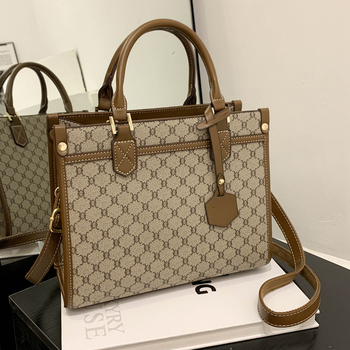 Ai Fashion PU Tote torba s lančanom ručkom, zatvaranje na zip, vodoravni kvadratni oblik, unutarnji džep sa zipom