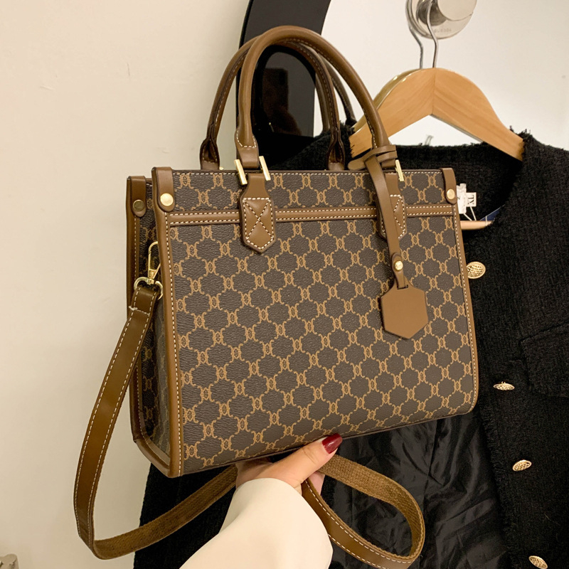 Ai Fashion PU Tote torba s lančanom ručkom, zatvaranje na zip, vodoravni kvadratni oblik, unutarnji džep sa zipom