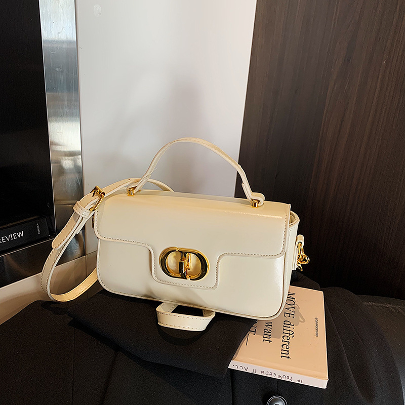 Új retro crossbody táska — PU anyag, vízszintes négyszögletes forma, fedéllel záródó, rejtett cipzáras zseb és telefonzseb, poliészter bélés