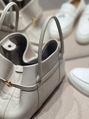 Unisex tote torba od prave kože, vodoravni kvadratni oblik, dvostruke ručke, zatvaranje na zip, unutarnji džep sa zipom