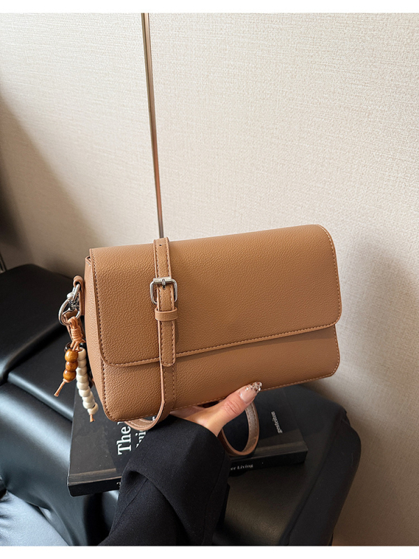 Τσάντα crossbody, niche ρετρό μόδα, ύφασμα: super fiber, οριζόντιο τετράγωνο σχήμα, κλείσιμο με καπάκι, επένδυση πολυεστέρα