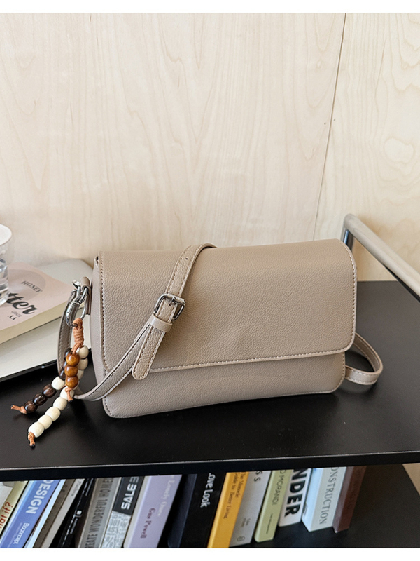 Τσάντα crossbody, niche ρετρό μόδα, ύφασμα: super fiber, οριζόντιο τετράγωνο σχήμα, κλείσιμο με καπάκι, επένδυση πολυεστέρα