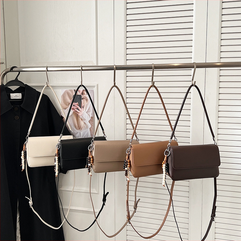 Τσάντα crossbody, niche ρετρό μόδα, ύφασμα: super fiber, οριζόντιο τετράγωνο σχήμα, κλείσιμο με καπάκι, επένδυση πολυεστέρα