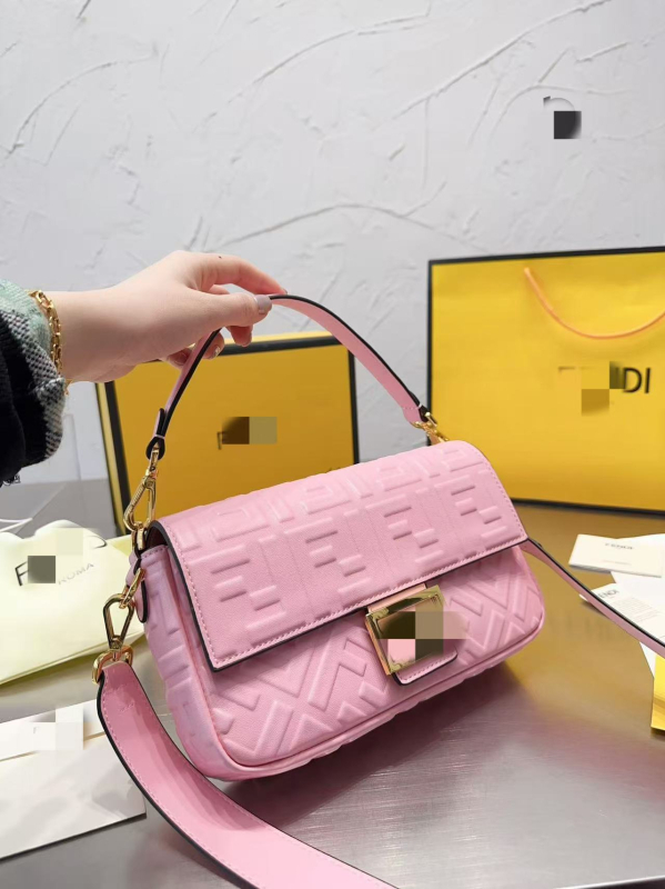 Crossbody torba s reljefnom teksturom, PVC materijal, baguette stil, proljeće 2025, za svakodnevnu upotrebu