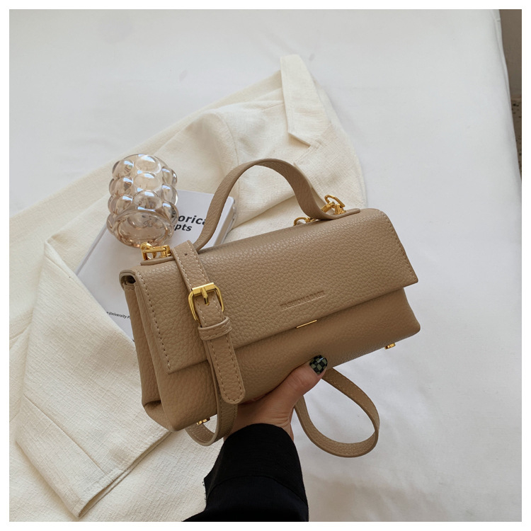 Koreai stílusú retro keresztpántos táska — PU, utcai trend, baguette táska, vízszintes négyszög alak, kupakkal nyitás