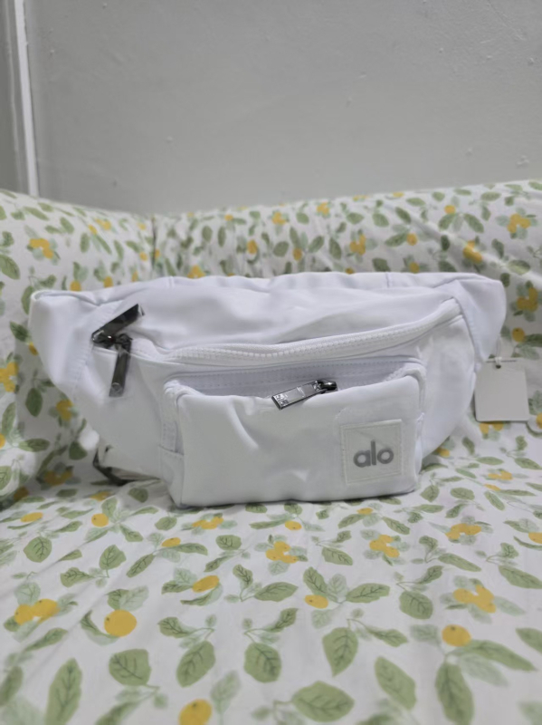 Női derék- és crossbody táska - nylon, cipzár, belső cipzáras zseb, háromdimenziós külső, tavasz 2025