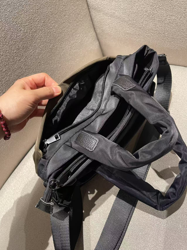 Smiley dizajnirana torba tote od najlona, višestruki pretinci, zatvarač, lagana crossbody, poliester podstava, izlazak u proljeće 2025