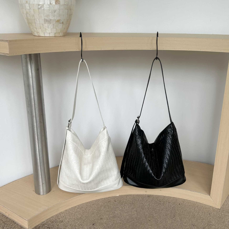 PU kožna crossbody tote torba sa tkanom teksturom, magnetsko zatvaranje, poliester podstava, uspravni kvadratni oblik, pogodna za slobodno vrijeme i putovanja