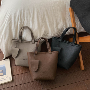 Városi minimalist PU keresztbody táska, függőleges téglalap alakú, mágneses zárás