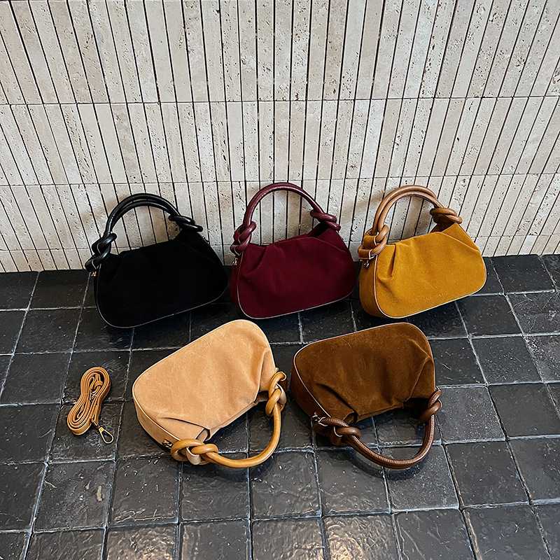 Urban minimalistička PU bucket torba s plisiranom teksturom, pravokutnog oblika, magnetska kopča, podstava od poliestera