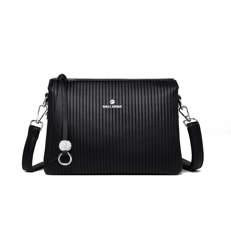 Crossbody torba od PU, vodoravni kvadratni oblik, zatvaranje na zip, unutarnji pretinci: džep na zip, džep za telefon, džep za dokumente, laminirani džep; podstava od poliestera; proljeće 2026 izdanje