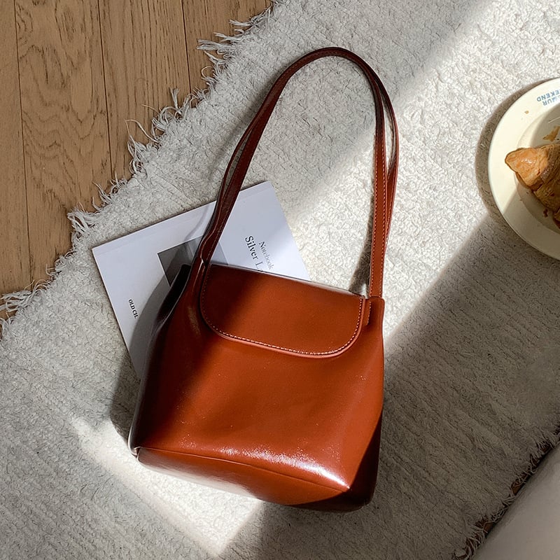 Geantă PU de damă în stil Saddle, închidere magnetică, curele duble, formă orizontală dreptunghiulară, buzunar intern cu fermoar și buzunar pentru documente