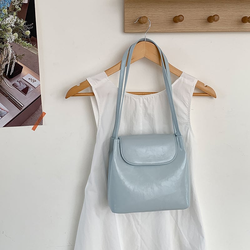 Geantă PU de damă în stil Saddle, închidere magnetică, curele duble, formă orizontală dreptunghiulară, buzunar intern cu fermoar și buzunar pentru documente