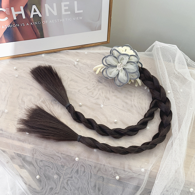 Perucă cu coadă împletită – realizare manuală, sârmă termorezistentă, model Grab braids, nu poate fi vopsită