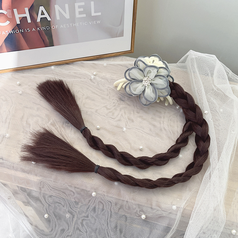 Perucă cu coadă împletită – realizare manuală, sârmă termorezistentă, model Grab braids, nu poate fi vopsită