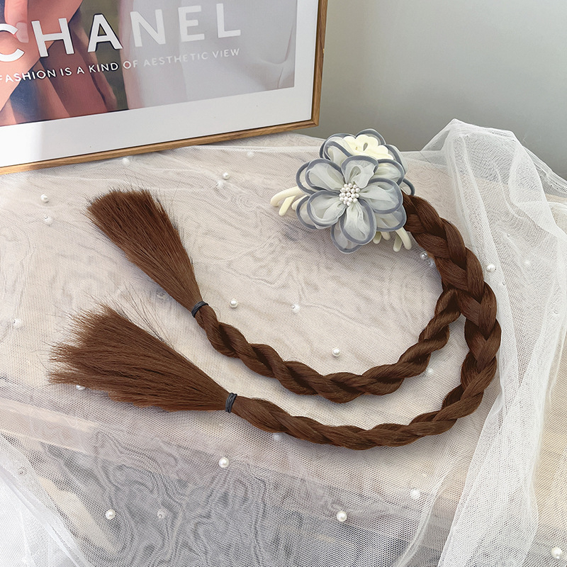 Perucă cu coadă împletită – realizare manuală, sârmă termorezistentă, model Grab braids, nu poate fi vopsită