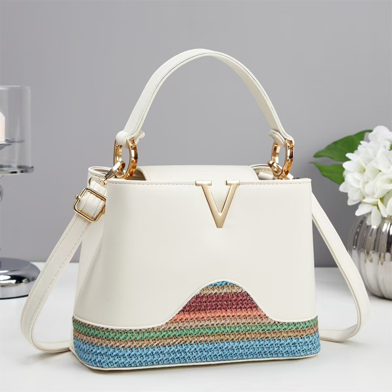 Ženska crossbody bucket torba - PU koža, ulični stil, srednja veličina, horizontalan kvadratni oblik, otvor s poklopcem