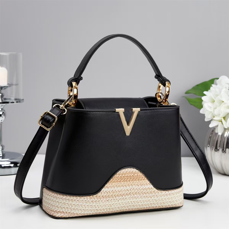 Ženska crossbody bucket torba - PU koža, ulični stil, srednja veličina, horizontalan kvadratni oblik, otvor s poklopcem