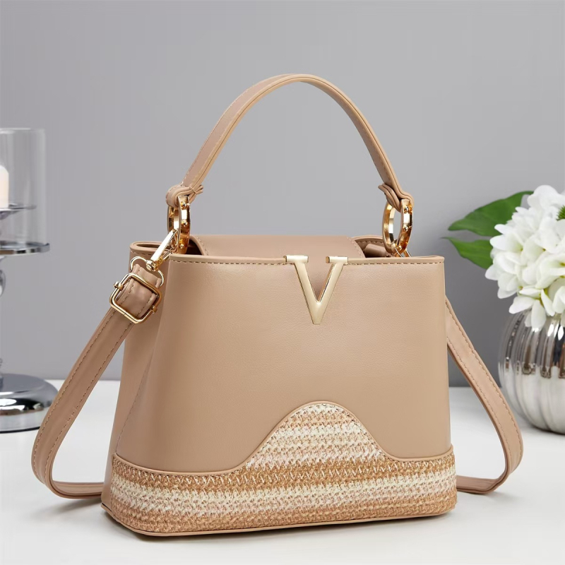 Ženska crossbody bucket torba - PU koža, ulični stil, srednja veličina, horizontalan kvadratni oblik, otvor s poklopcem