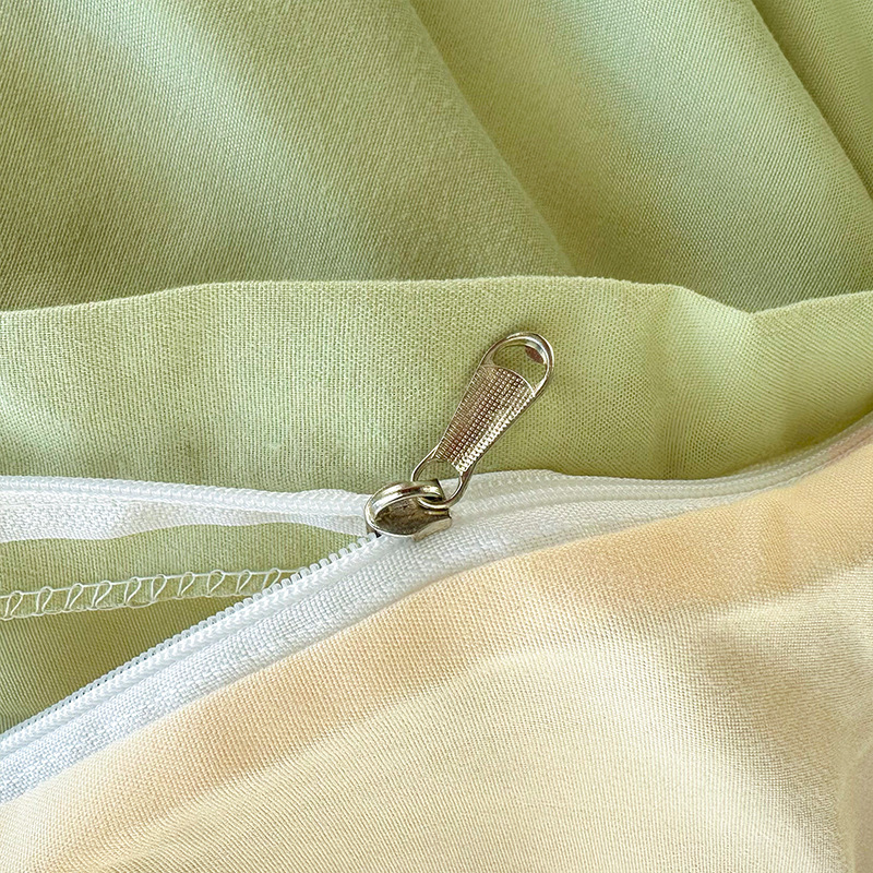 Komplet posteljine, 4- ili 3-dijelni, sintetičko vlakno, reaktivno bojanje, tkanje: twill, težina 1000–1500 g, za sve sezone