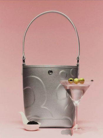 PU anyagú vödör alakú táska, mágneszár, belső felület: szuper rost, 2025 tavasz