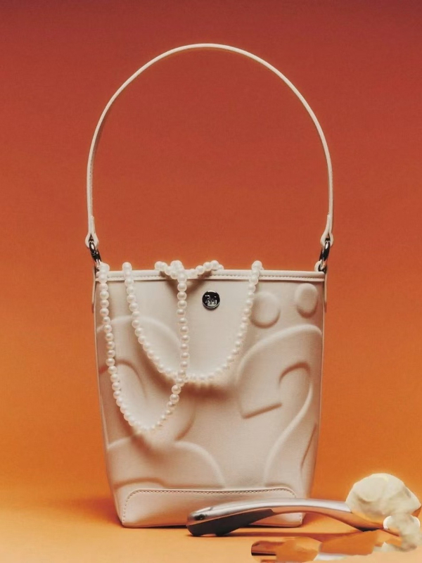 PU anyagú vödör alakú táska, mágneszár, belső felület: szuper rost, 2025 tavasz