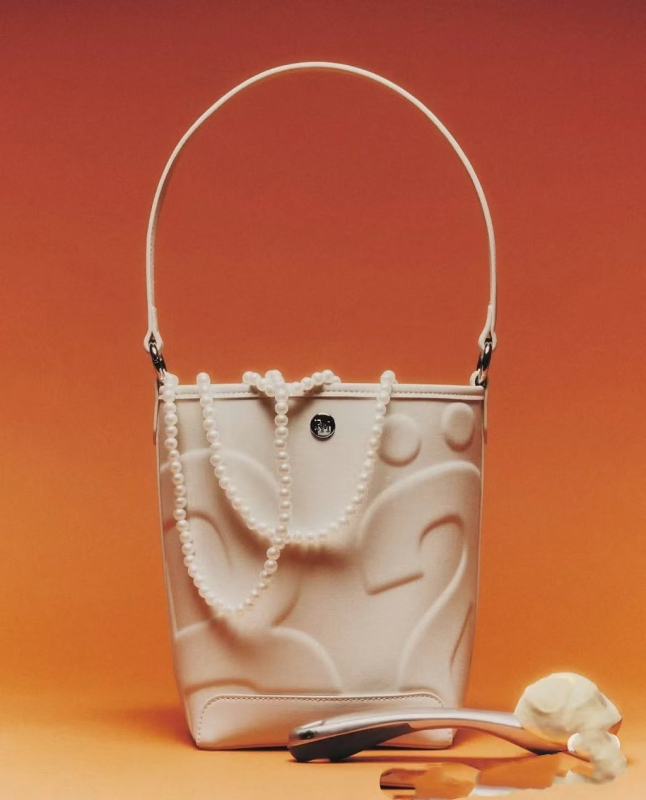 PU anyagú vödör alakú táska, mágneszár, belső felület: szuper rost, 2025 tavasz