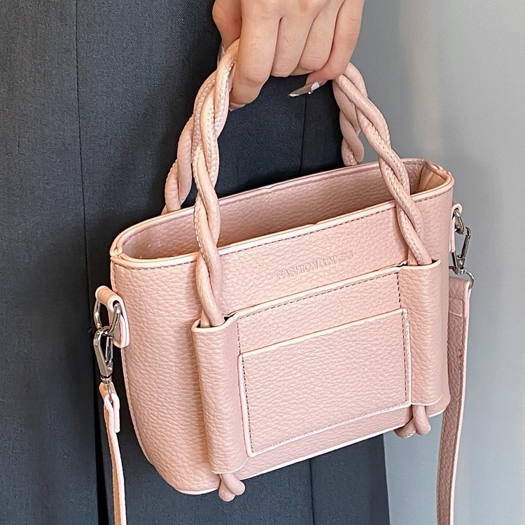 Bucket torba crossbody od PU materijala (zip zatvaranje; oblik košare; podstava od poliester; unutarnji džep sa zatvaračem)
