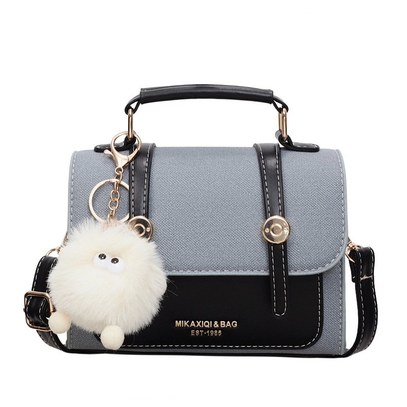 Crossbody torba, gradski minimalistički stil; Materijal PU; Horizontalni kvadratni oblik; Zatvaranje s klapnom; Unutarnja struktura: skriveni džep sa zatvaračem