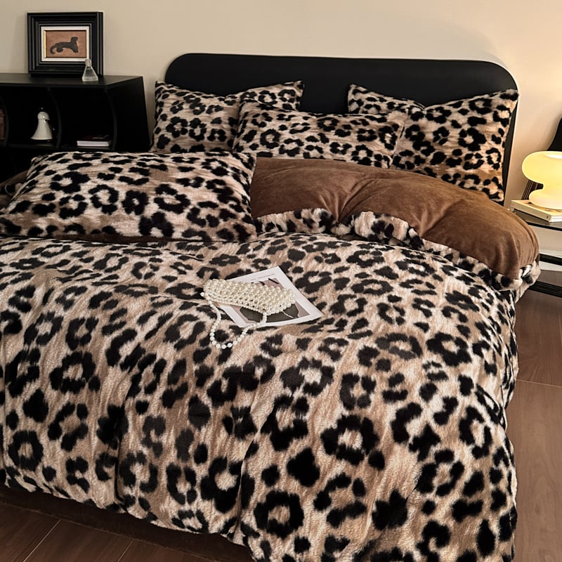 Četverostruki komplet posteljine od mliječnog velura s leopard uzorkom, reaktivno printanje, težina 4000–4500 g
