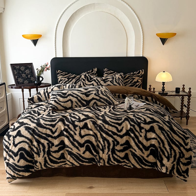 Četverostruki komplet posteljine od mliječnog velura s leopard uzorkom, reaktivno printanje, težina 4000–4500 g