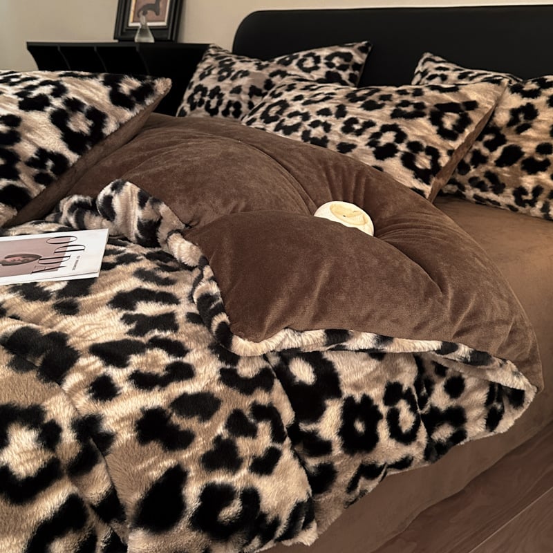 Četverostruki komplet posteljine od mliječnog velura s leopard uzorkom, reaktivno printanje, težina 4000–4500 g