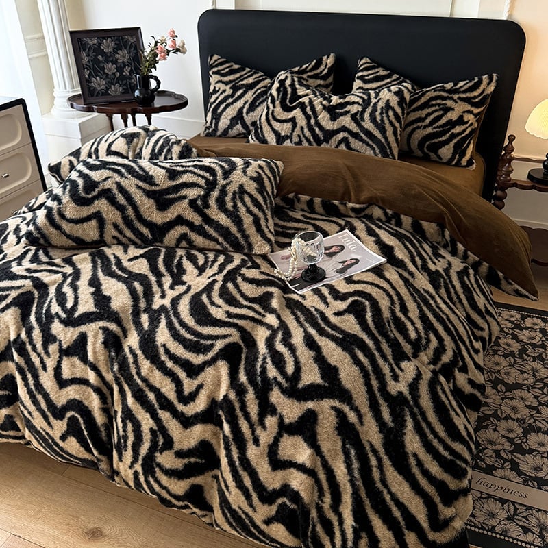Četverostruki komplet posteljine od mliječnog velura s leopard uzorkom, reaktivno printanje, težina 4000–4500 g
