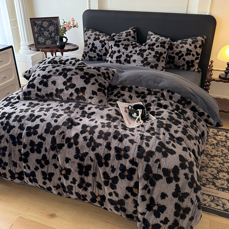 Četverostruki komplet posteljine od mliječnog velura s leopard uzorkom, reaktivno printanje, težina 4000–4500 g