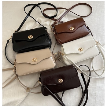 Ženska crossbody torba od PU kože, urbani minimalist stil, horizontalni kvadratni oblik, zaključavanje