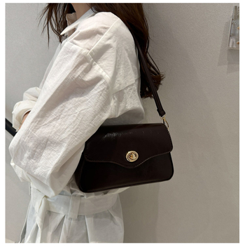 Ženska crossbody torba od PU kože, urbani minimalist stil, horizontalni kvadratni oblik, zaključavanje
