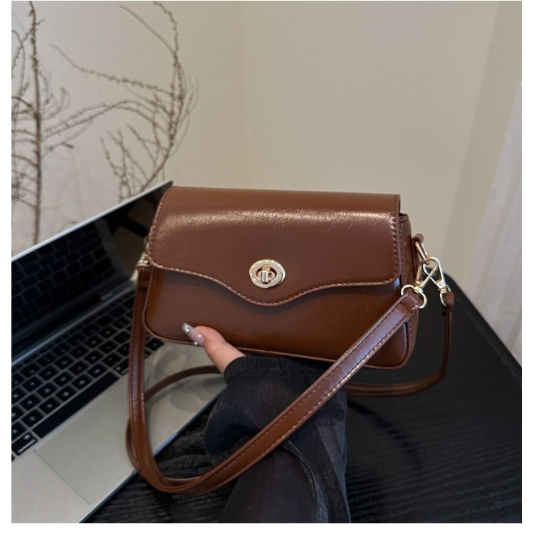 Ženska crossbody torba od PU kože, urbani minimalist stil, horizontalni kvadratni oblik, zaključavanje