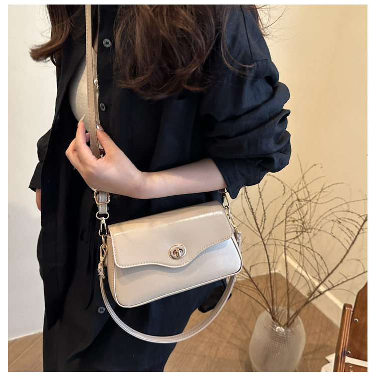 Ženska crossbody torba od PU kože, urbani minimalist stil, horizontalni kvadratni oblik, zaključavanje