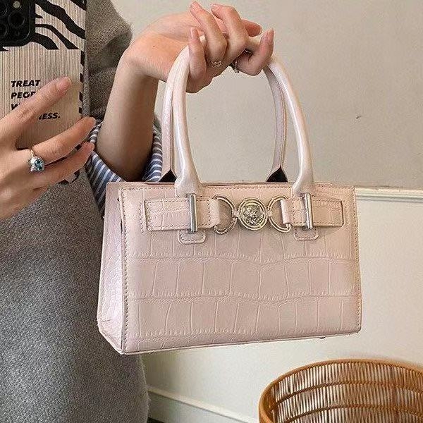 Crossbody torba - PU koža, vodoravni kvadratni oblik, zatvaranje na zip, unutarnji džep sa zipom, gradski stil